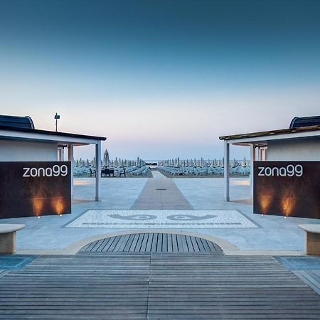Mediterraneo Hotel & Suites Cattolica Exterior photo