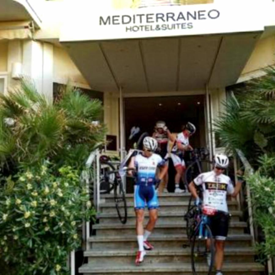 Mediterraneo Hotel & Suites Cattolica Exterior photo