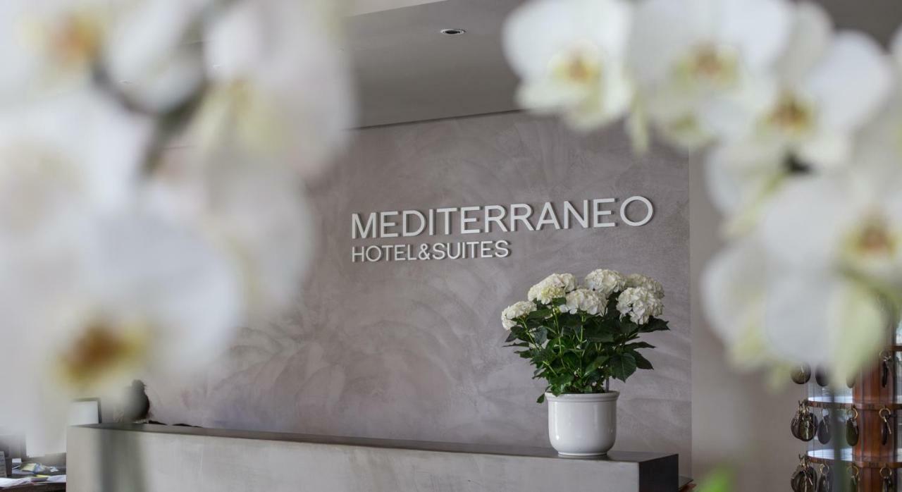 Mediterraneo Hotel & Suites Cattolica Exterior photo
