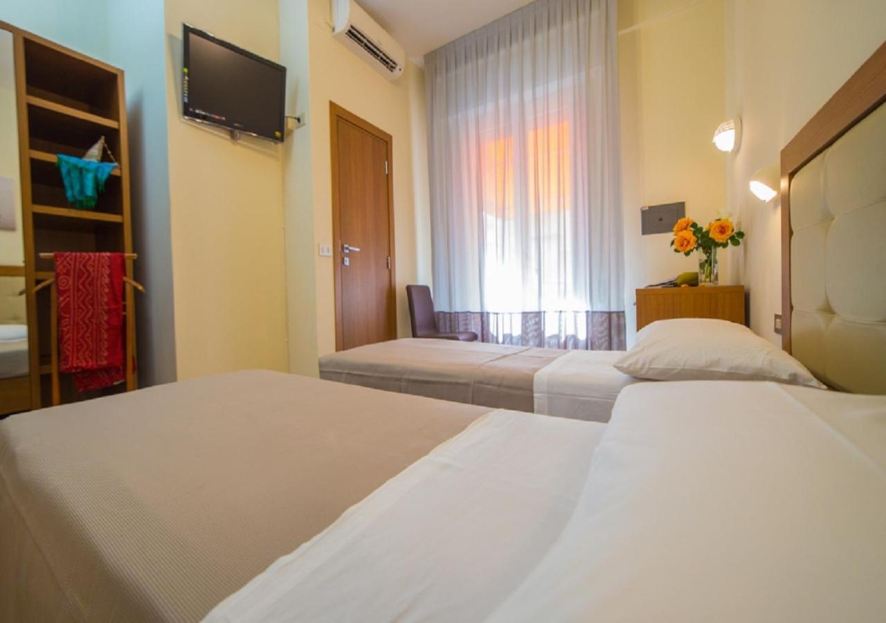 Mediterraneo Hotel & Suites Cattolica Exterior photo