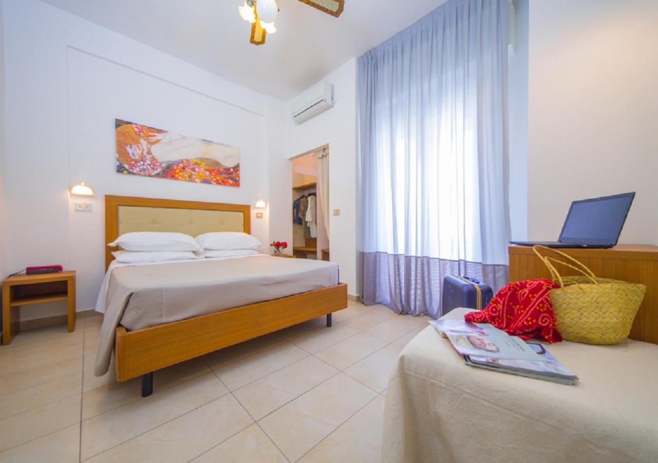 Mediterraneo Hotel & Suites Cattolica Exterior photo